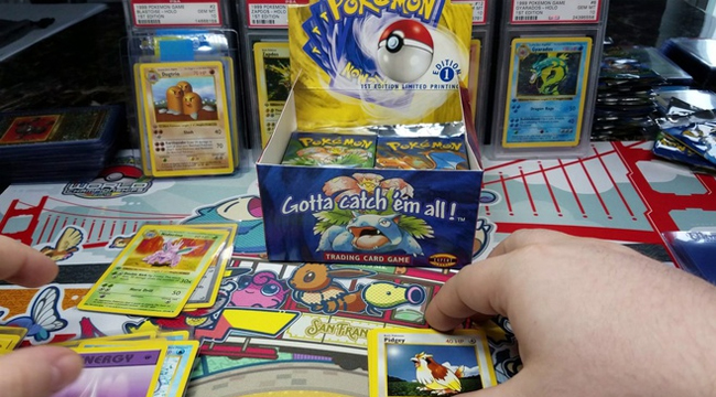 Bộ thẻ Pokémon phiên bản đầu tiên bán đấu giá hơn 8 tỷ đồng