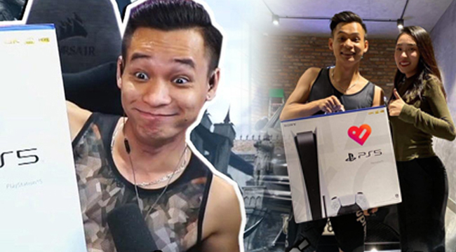 Độ Mixi hào hứng khi trở thành một trong những người đập hộp PS5 sớm nhất Việt Nam