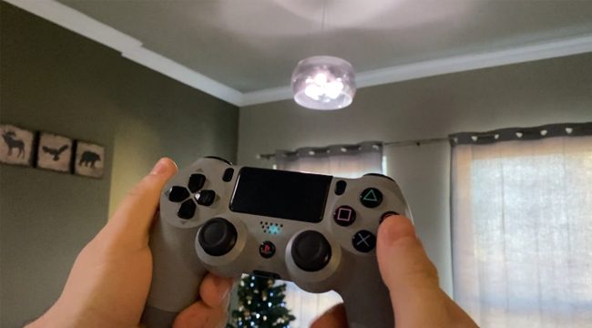 Lập trình viên Dubai biến PS4 thành bộ điều khiển đèn phòng khách