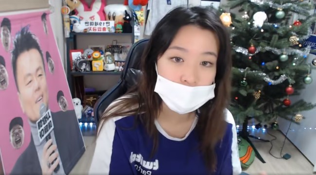 Twitch dừng hoạt động tại Hàn Quốc, nữ streamer than khóc: “Tôi thất nghiệp rồi”