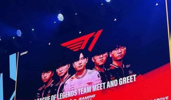 T1 tiến vào Bán Kết EWC gọn gàng nhưng cộng đồng vẫn chưa hài lòng vì lỗi của BTC