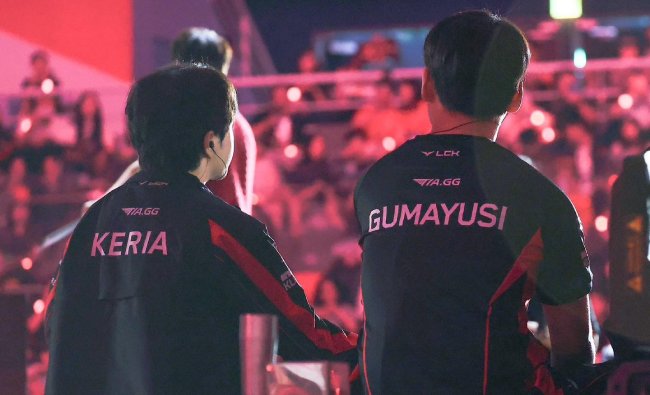 Cặp đôi đường dưới nhà T1 lập thành tích cắt “chuỗi” của Gen.G nhờ bộ tướng đầy duyên phận