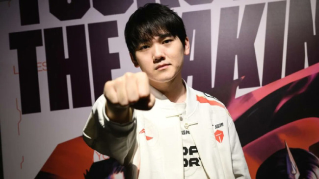 LMHT: JackeyLove gặp vấn đề sức khỏe nghiêm trọng, có thể tính đường giải nghệ khi hết mùa