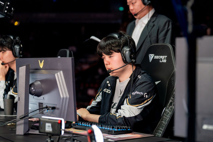 BLV Hoàng Luân có nhận xét khá “phũ” nhưng chuẩn về Canyon trong lượt trận Chung Kết LCK