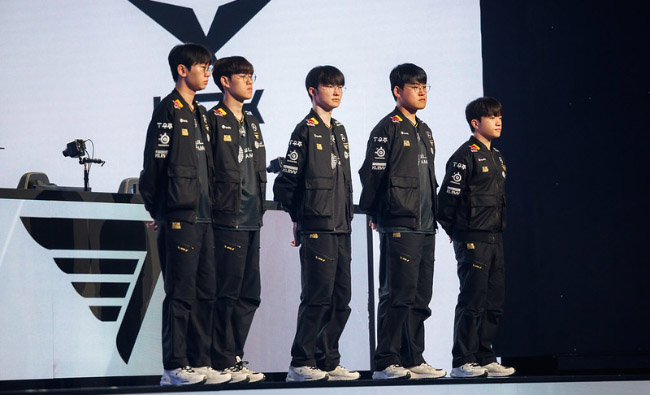 LMHT: HLV Kkoma và Mata cho rằng cả đội không ở 100% phong độ, thua là do ban pick