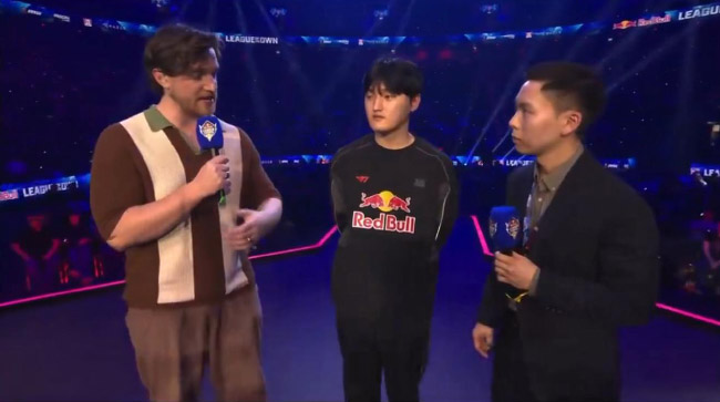 LMHT: MC và phiên dịch của Red Bull bị chỉ trích vì hỏi câu nhạy cảm cho Peyz, lại còn dịch sai ý