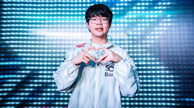 DRX nhá hàng Roadshow tại Việt Nam khiến người hâm mộ phấn khích