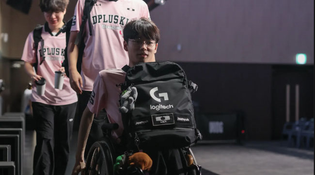 LMHT: Tuyển thủ tàn tật Jaehyuk từ đội trẻ DK đang viral trong cộng đồng