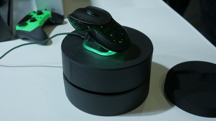 Có gì trong con chuột siêu đắt Razer Boomslang 20th Anniversary Edition?