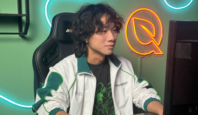 Sao trẻ Flyquest Gryffinn “gáy sớm” trước Team Liquid bị ăn phản dam cực đau