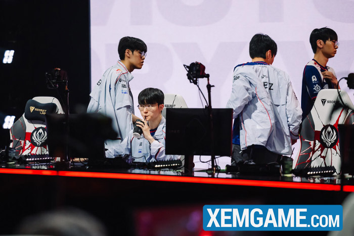 Faker tiết lộ bí quyết duy trì đỉnh cao suốt 1 thập kỷ: "Tuổi tác không phải điều quan trọng nhất" Faker tiết lộ bí quyết duy trì đỉnh cao suốt 1 thập kỷ: "Tuổi tác không phải điều quan trọng nhất"