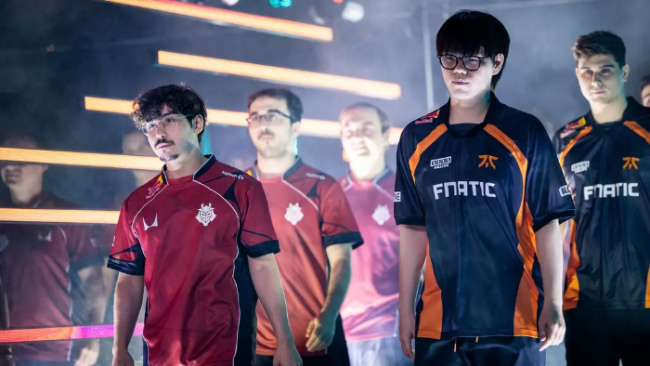 Fnatic tạo địa chấn “đánh bại” G2 sau 8 năm, ngay trong ngày Caps vào Đại Sảnh Huyền Thoại