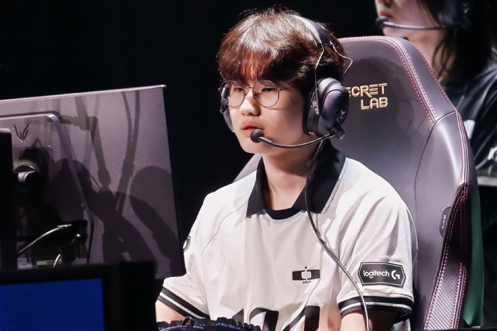 DK Career trở thành tâm điểm tranh cãi, cộng đồng fan girl đồng loạt lên tiếng