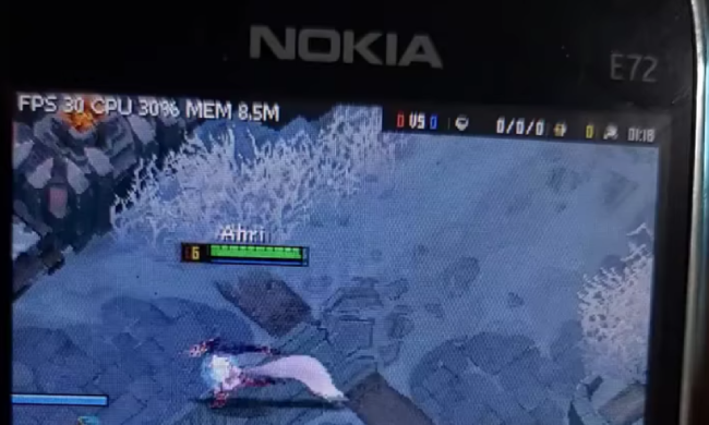 Cộng đồng thế giới bất ngờ khi game thủ Việt đưa LMHT lên điện thoại Nokia